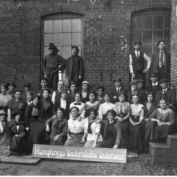 Vintage Moncton Wool Red and Black Buffalo Plaid Shirt Jacket - Picture 5 of 9